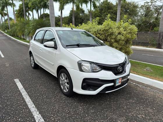 TOYOTA ETIOS 1.5 X PLUS 16V FLEX 4P AUTOMÁTICO